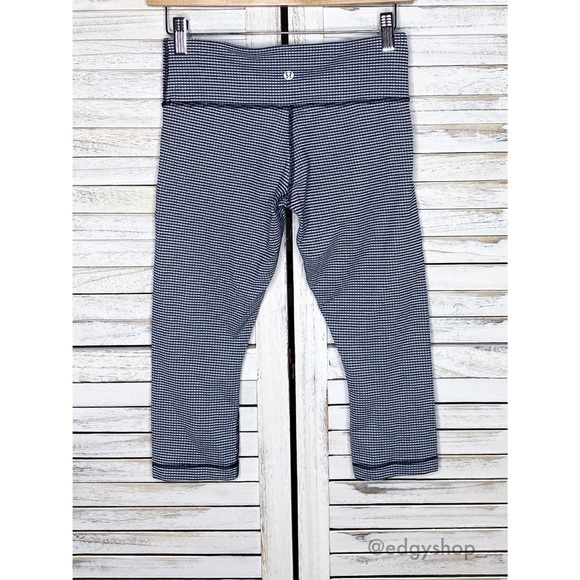 lululemon athletica | Wunder Under Crop Inkwell - Picture 3 of 7